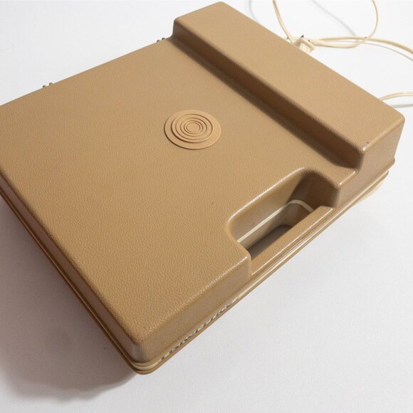 Vintage Fisher-Price Kids Record Player 1978 Model Plays Records - Picture 4 of 6